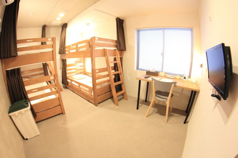 Yadokari Namba Hostel Osaka Exterior foto